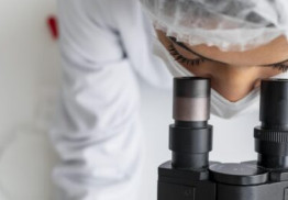 onderzoeker microscoop