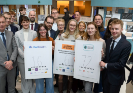 Jongeren met long covid bieden petitie aan