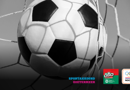 voetbal met logo's