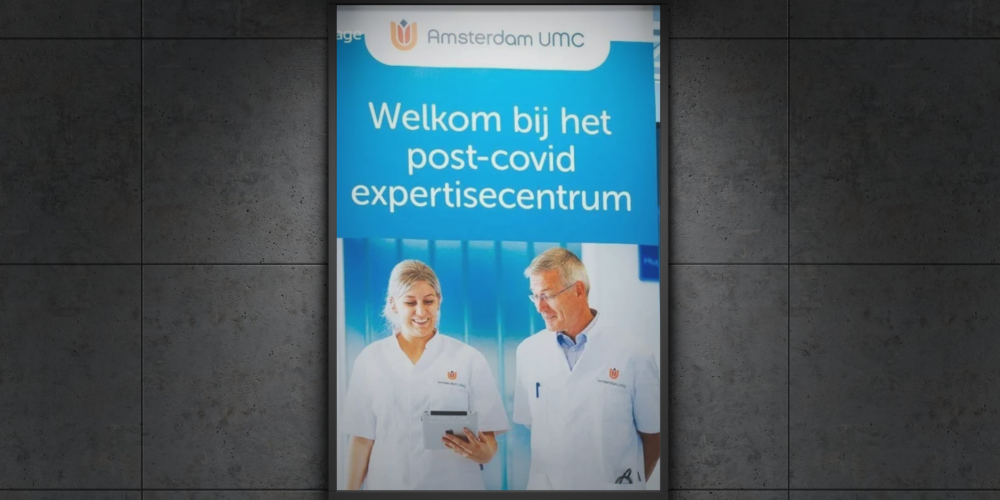 banner van het aumc met 2 doktoren en de tekst welkom bij het post-covid expertisecentrum